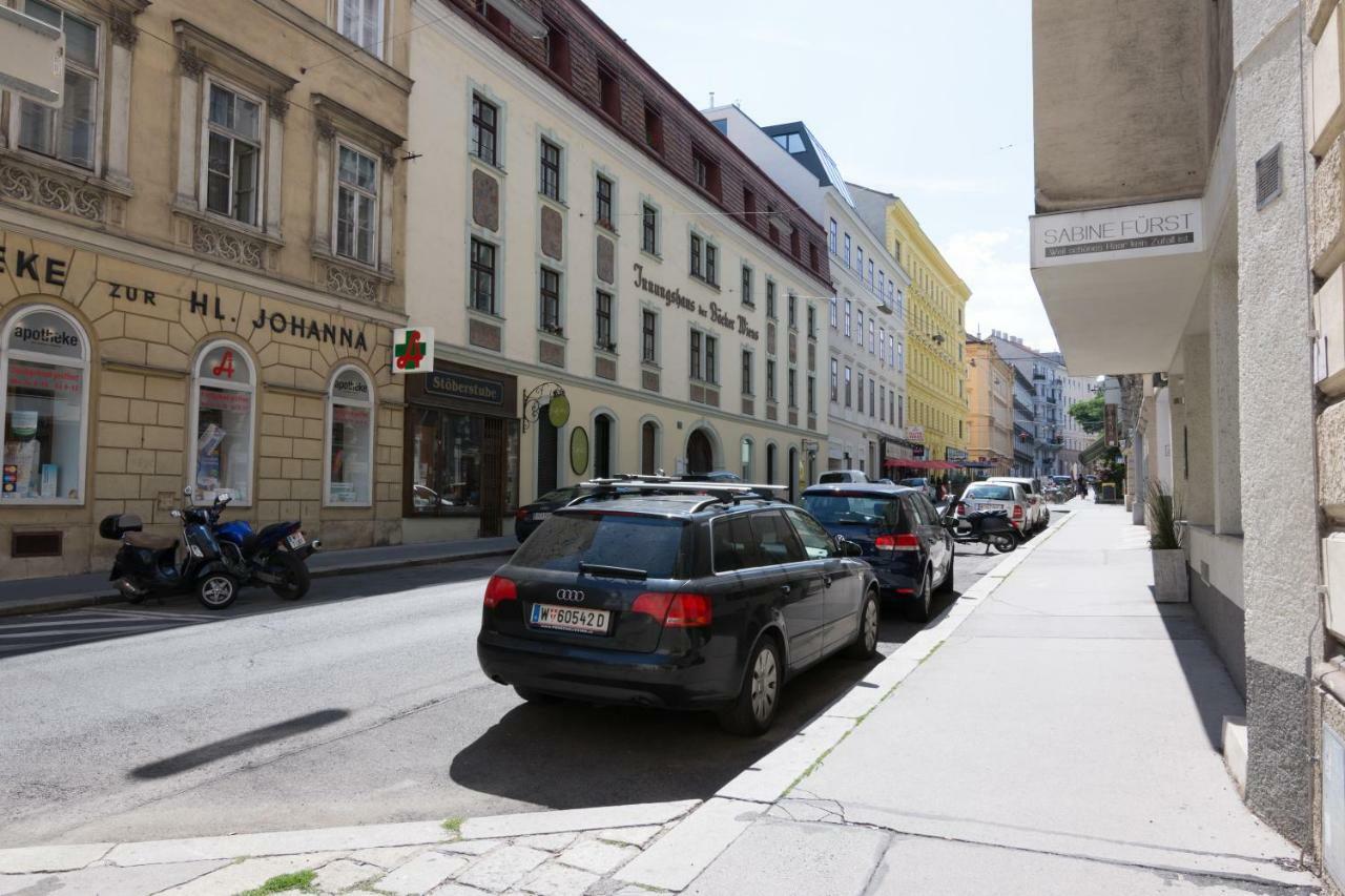 Modern Apartment At Rathaus Viena Exterior foto